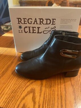 Regarde Le Ciel Black Leather Ankle Booties with Metallic Buckle